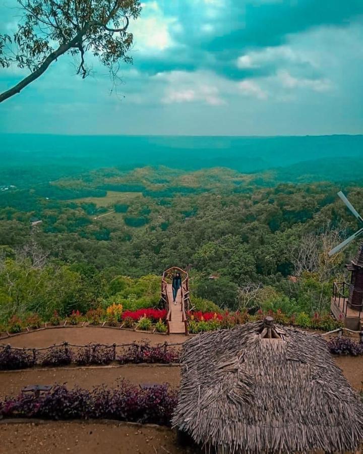 Seribu Batu Songgo Langit Resort & Camp Bantul Exterior foto