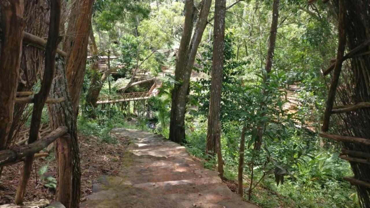 Seribu Batu Songgo Langit Resort & Camp Bantul Exterior foto